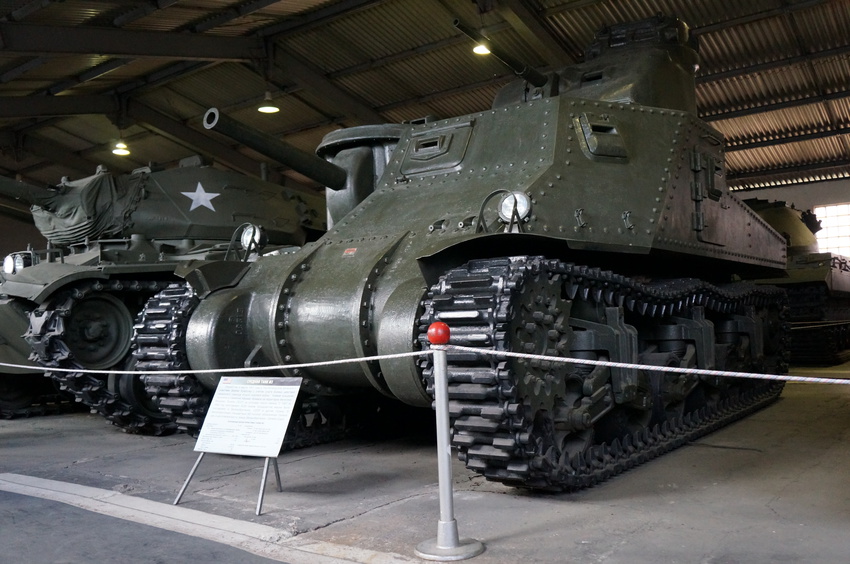 Павильон: Бронированные машины Великобритании, Канады и США