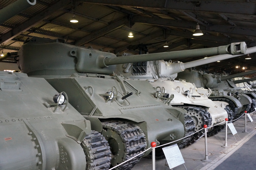 Павильон: Бронированные машины Великобритании, Канады и США