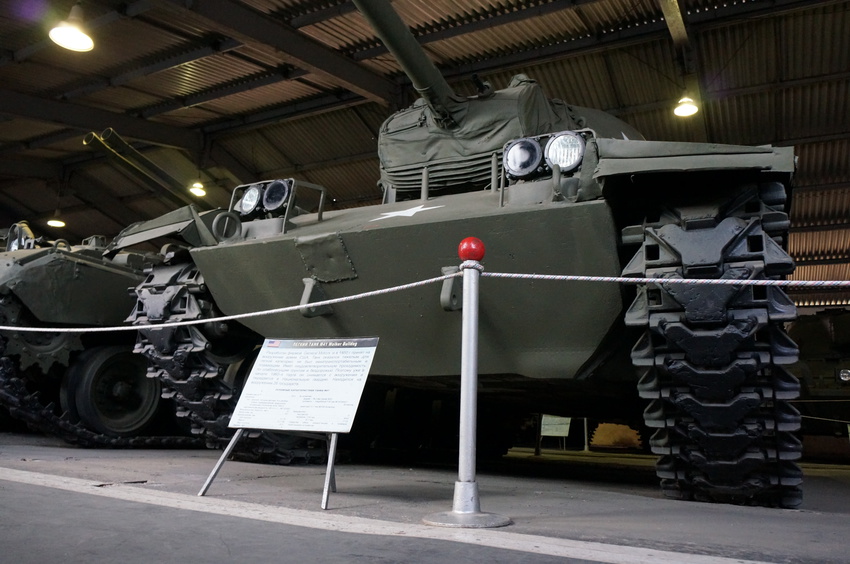 Павильон: Бронированные машины Великобритании, Канады и США