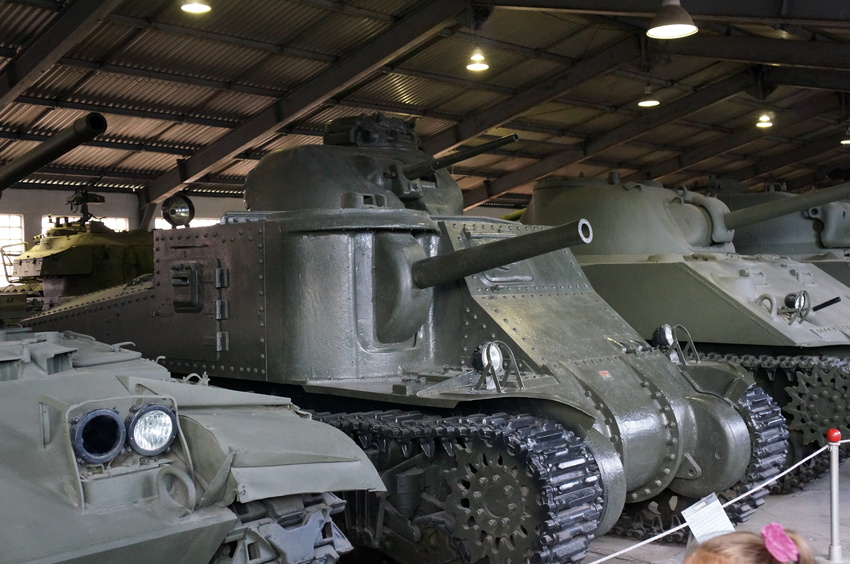 Павильон: Бронированные машины Великобритании, Канады и США