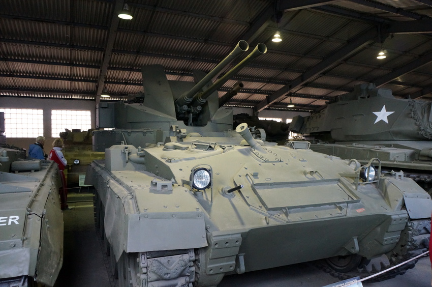 Павильон: Бронированные машины Великобритании, Канады и США