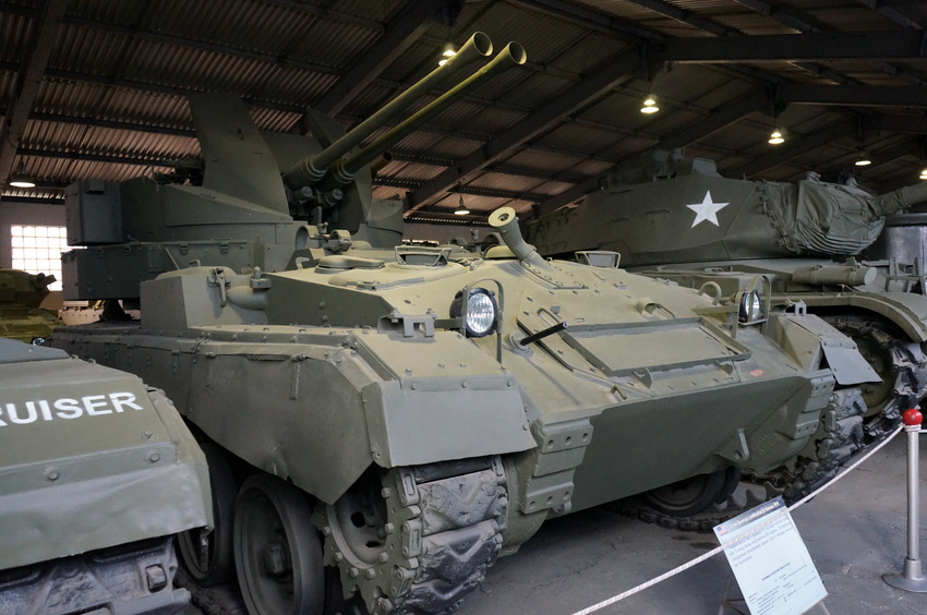 Павильон: Бронированные машины Великобритании, Канады и США