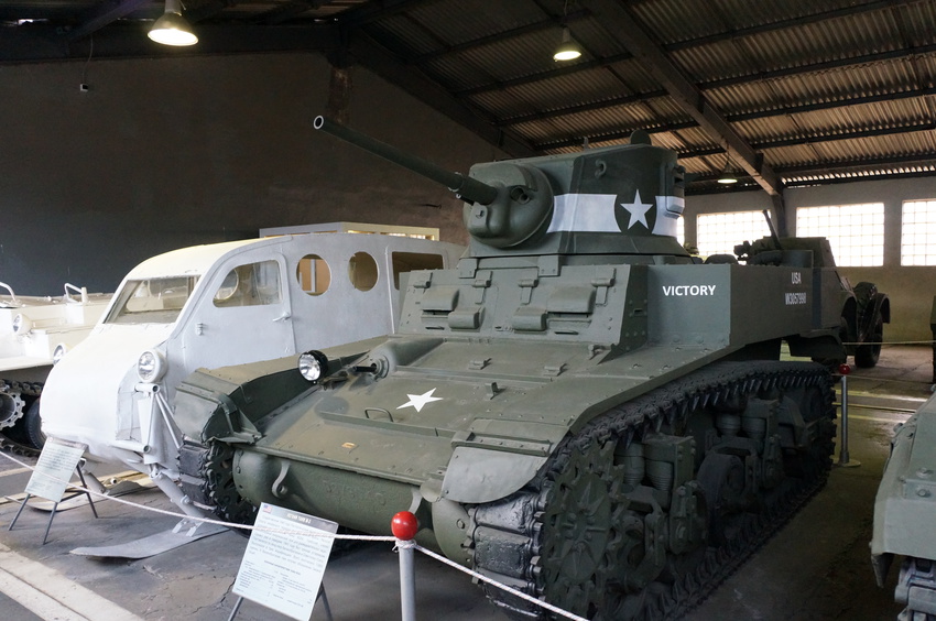 Павильон: Бронированные машины Великобритании, Канады и США
