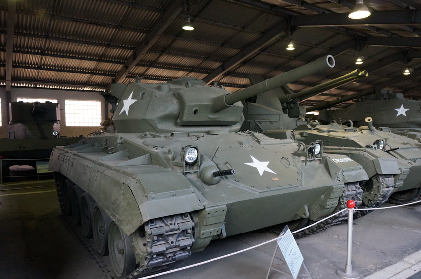 Павильон: Бронированные машины Великобритании, Канады и США