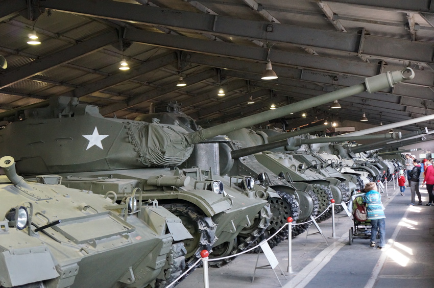 Павильон: Бронированные машины Великобритании, Канады и США