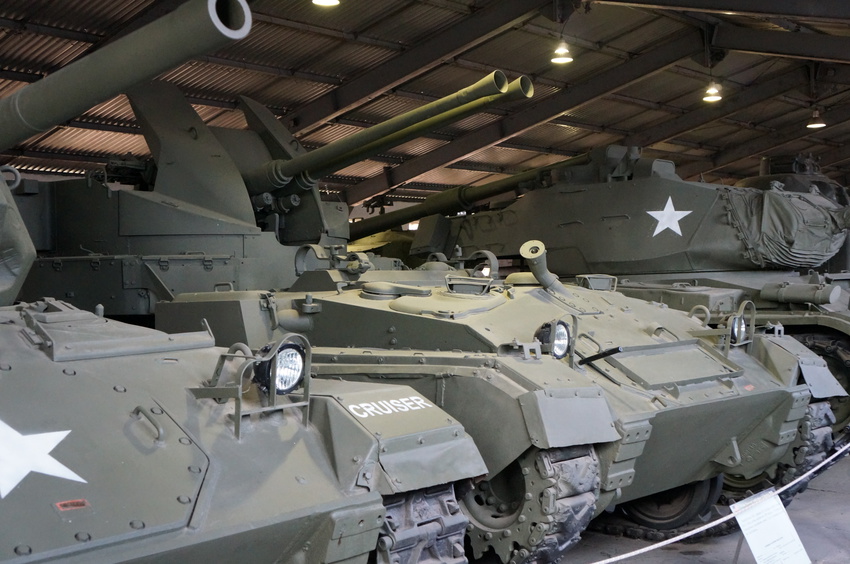 Павильон: Бронированные машины Великобритании, Канады и США