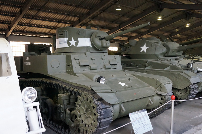 Павильон: Бронированные машины Великобритании, Канады и США