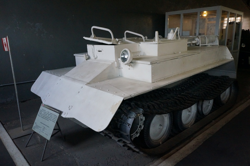 Павильон: Бронированные машины Великобритании, Канады и США