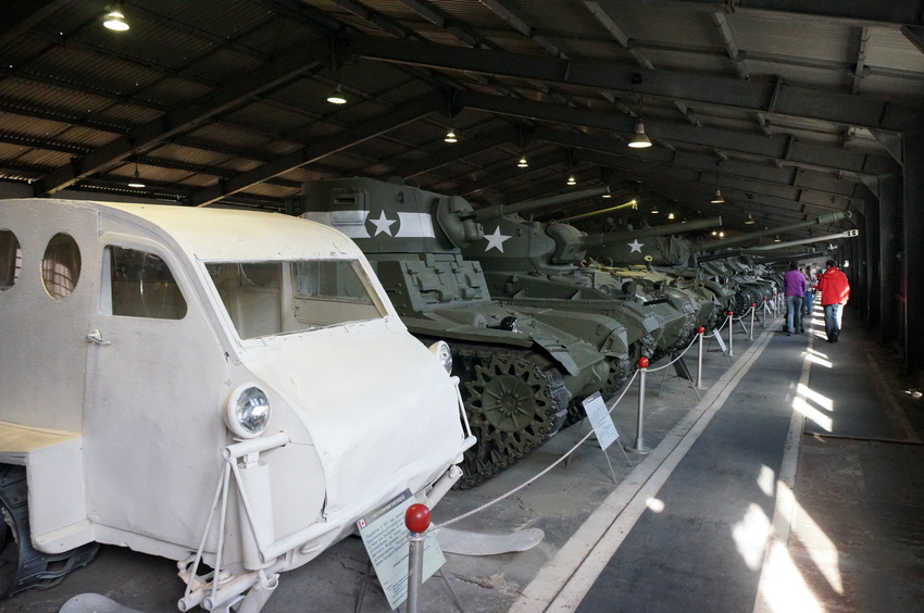 Павильон: Бронированные машины Великобритании, Канады и США