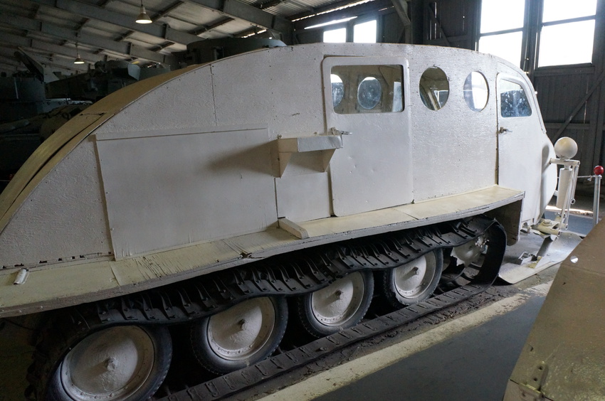 Павильон: Бронированные машины Великобритании, Канады и США