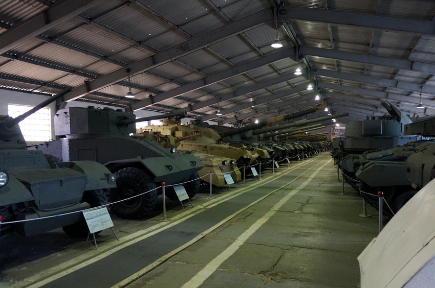 Павильон: Бронированные машины Великобритании, Канады и США