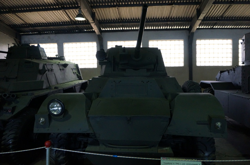 Павильон: Бронированные машины Великобритании, Канады и США