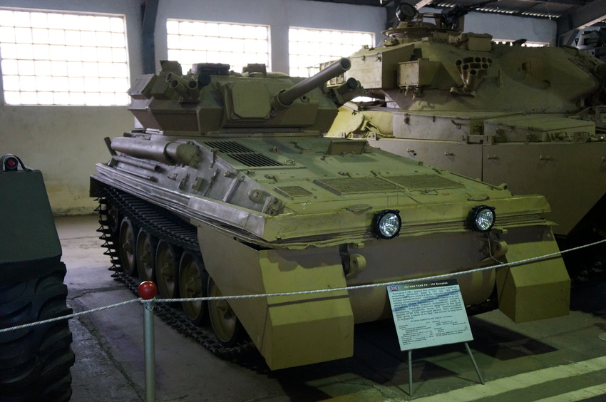 Павильон: Бронированные машины Великобритании, Канады и США