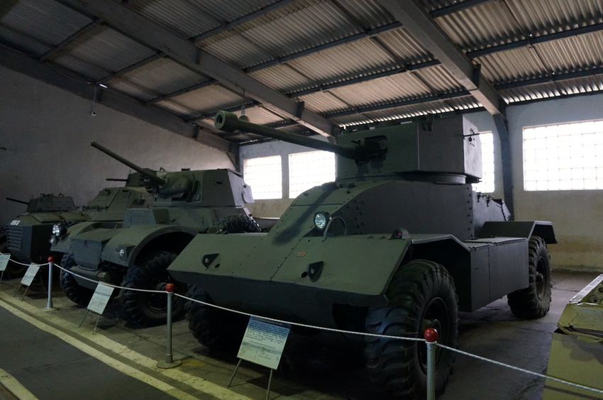 Павильон: Бронированные машины Великобритании, Канады и США