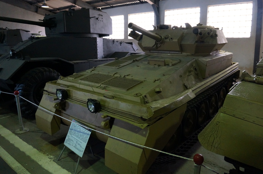 Павильон: Бронированные машины Великобритании, Канады и США