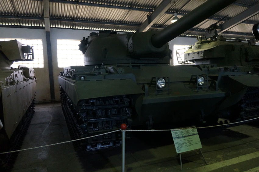 Павильон: Бронированные машины Великобритании, Канады и США