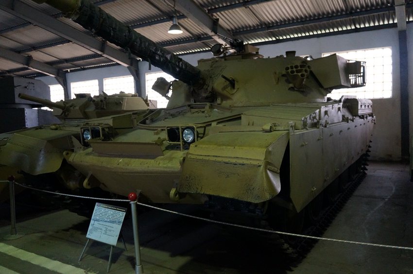 Павильон: Бронированные машины Великобритании, Канады и США