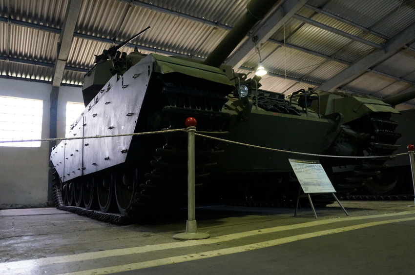 Павильон: Бронированные машины Великобритании, Канады и США