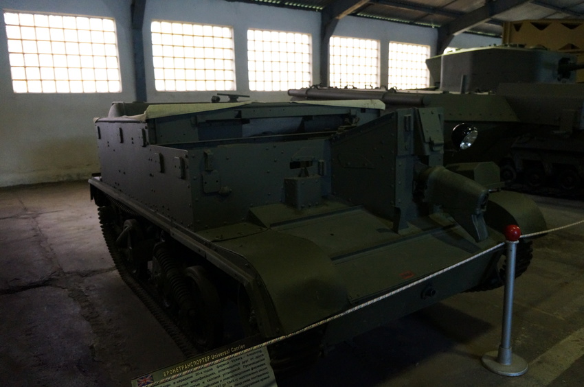 Павильон: Бронированные машины Великобритании, Канады и США