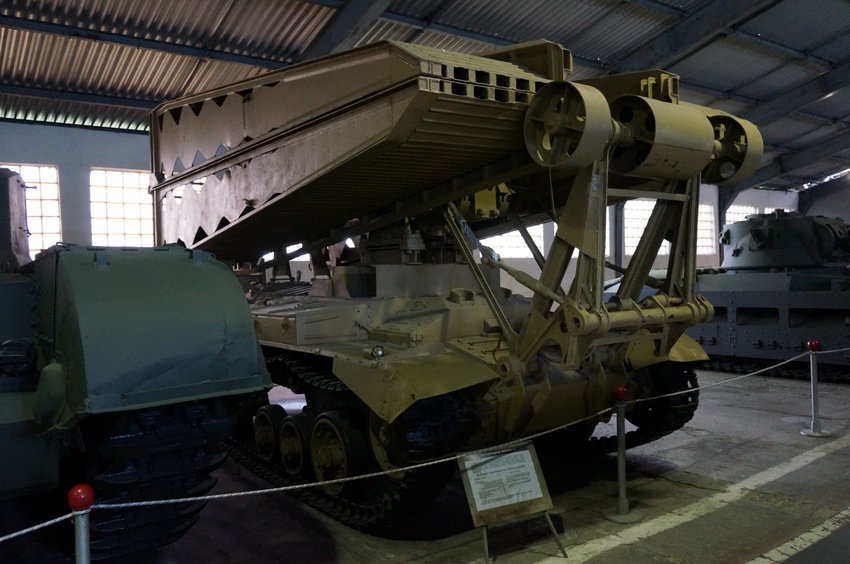 Павильон: Бронированные машины Великобритании, Канады и США