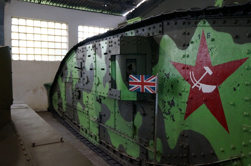 Павильон: Бронированные машины Великобритании, Канады и США