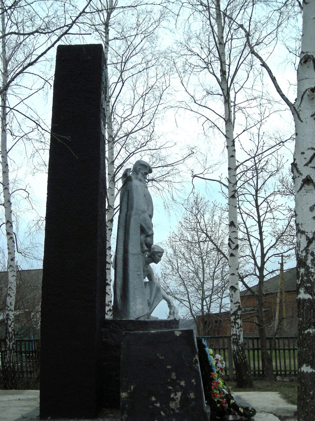 Памятник воинам землякам