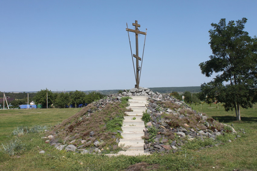 Терновка. Поклонный крест при въезде в село.