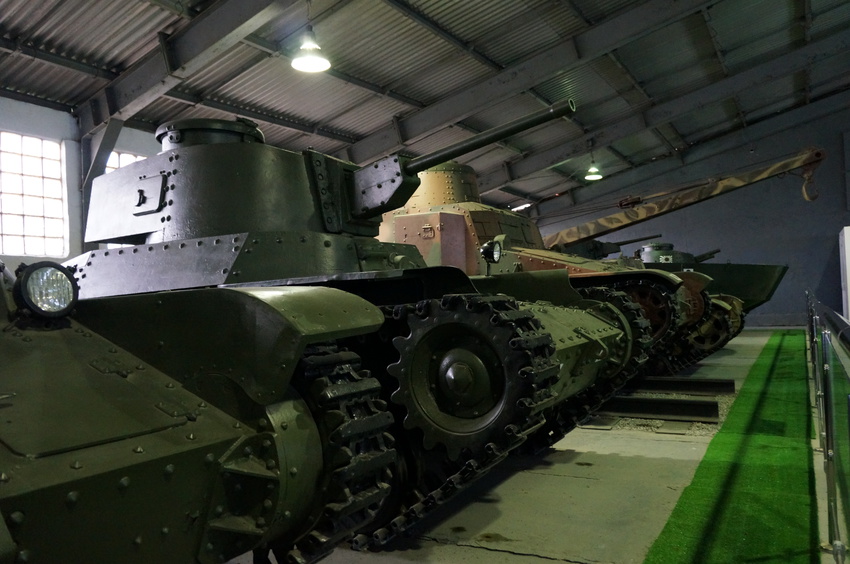 Павильон: Бронированные машины Венгрии, Италии, Китая, Польши, Чехословакии, Франции и Японии