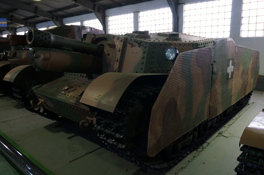 Павильон: Бронированные машины Венгрии, Италии, Китая, Польши, Чехословакии, Франции и Японии