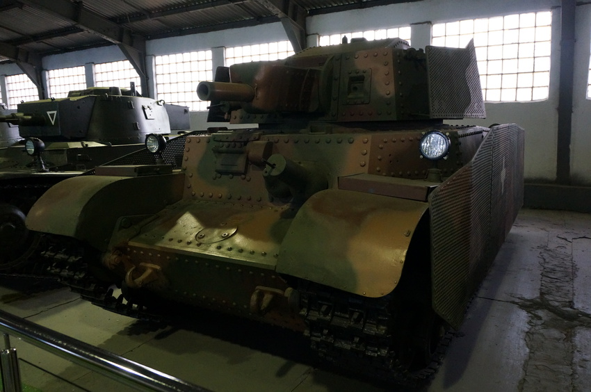 Павильон: Бронированные машины Венгрии, Италии, Китая, Польши, Чехословакии, Франции и Японии