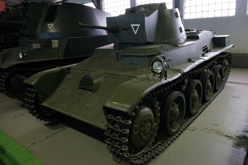 Павильон: Бронированные машины Венгрии, Италии, Китая, Польши, Чехословакии, Франции и Японии