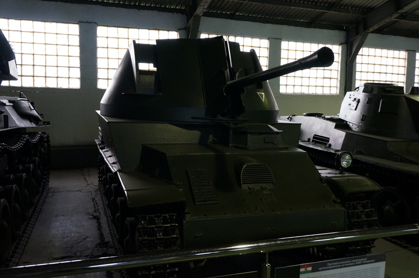 Павильон: Бронированные машины Венгрии, Италии, Китая, Польши, Чехословакии, Франции и Японии