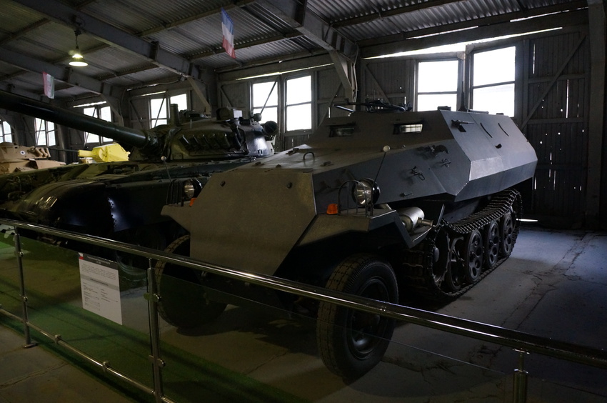 Павильон: Бронированные машины Венгрии, Италии, Китая, Польши, Чехословакии, Франции и Японии