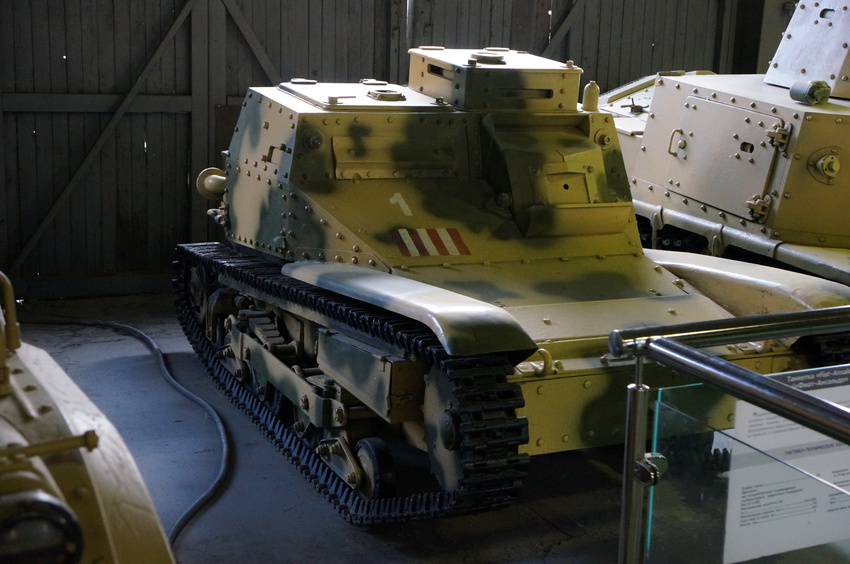 Павильон: Бронированные машины Венгрии, Италии, Китая, Польши, Чехословакии, Франции и Японии