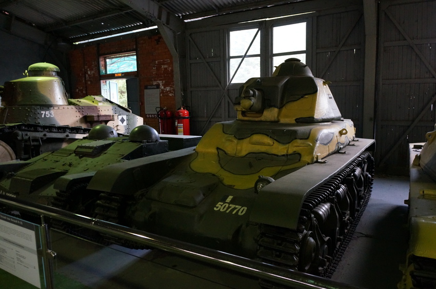 Павильон: Бронированные машины Венгрии, Италии, Китая, Польши, Чехословакии, Франции и Японии