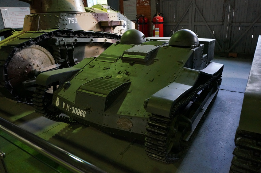 Павильон: Бронированные машины Венгрии, Италии, Китая, Польши, Чехословакии, Франции и Японии