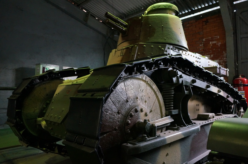 Павильон: Бронированные машины Венгрии, Италии, Китая, Польши, Чехословакии, Франции и Японии