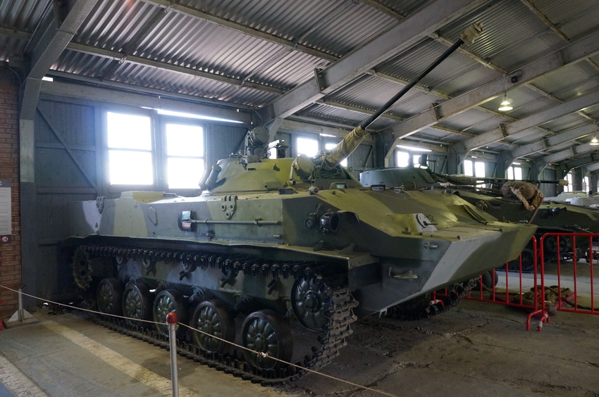 Павильон: Советские лёгкие танки и БМД, техника ВДВ