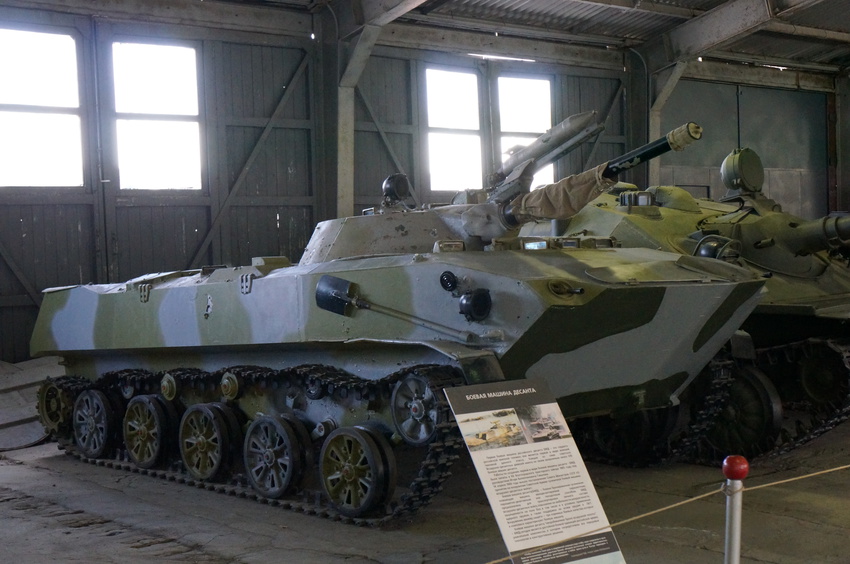 Павильон: Советские лёгкие танки и БМД, техника ВДВ