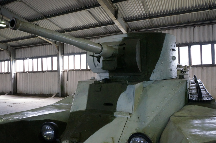 Павильон: Советские лёгкие танки и БМД, техника ВДВ