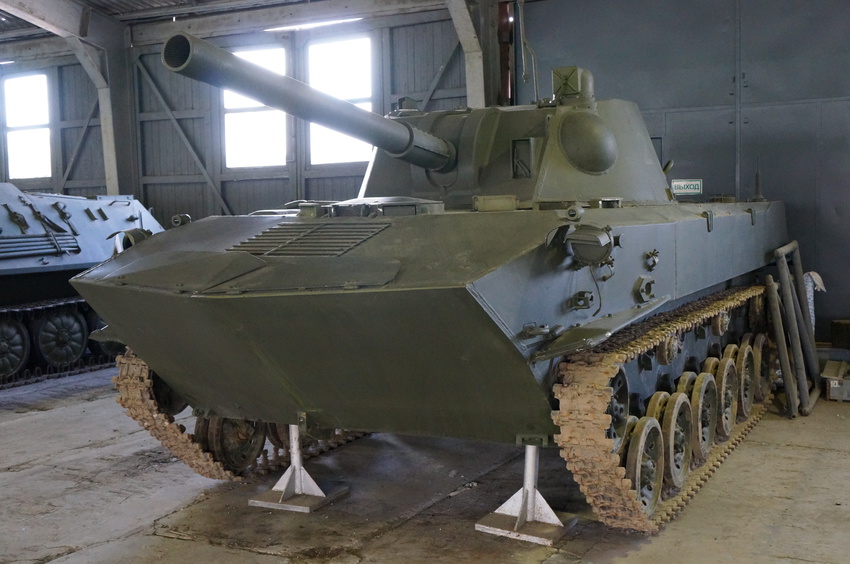 Павильон: Советские лёгкие танки и БМД, техника ВДВ