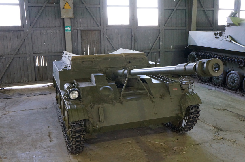Павильон: Советские лёгкие танки и БМД, техника ВДВ