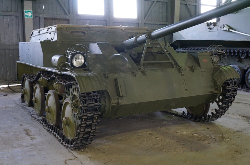 Павильон: Советские лёгкие танки и БМД, техника ВДВ