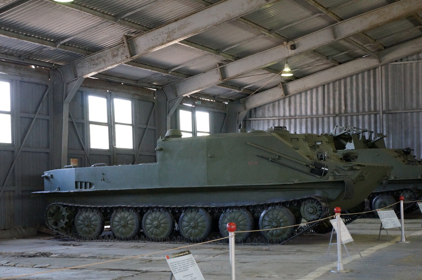 Павильон: Советские лёгкие танки и БМД, техника ВДВ