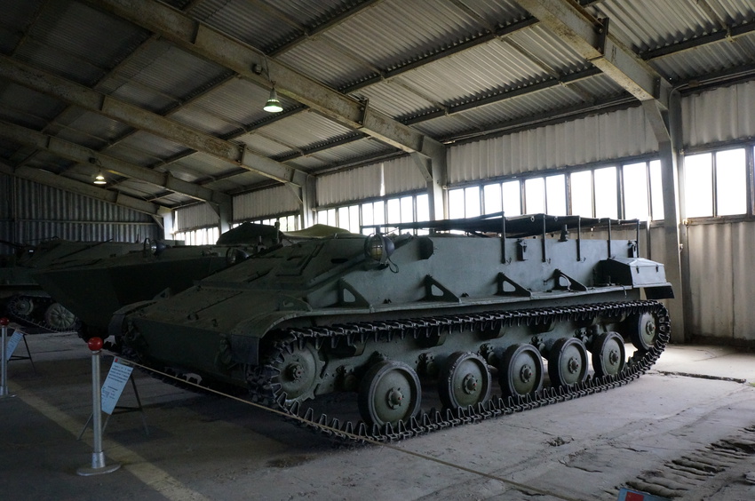 Павильон: Советские лёгкие танки и БМД, техника ВДВ