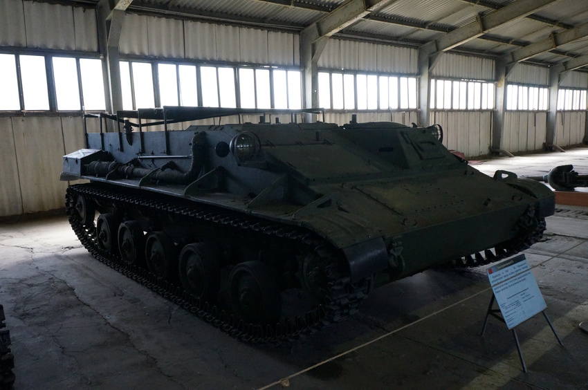 Павильон: Советские лёгкие танки и БМД, техника ВДВ