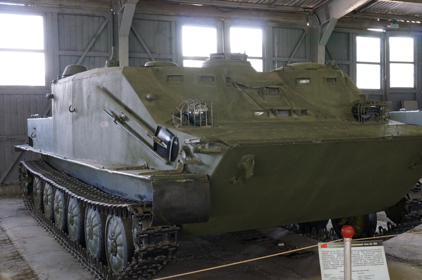 Павильон: Советские лёгкие танки и БМД, техника ВДВ