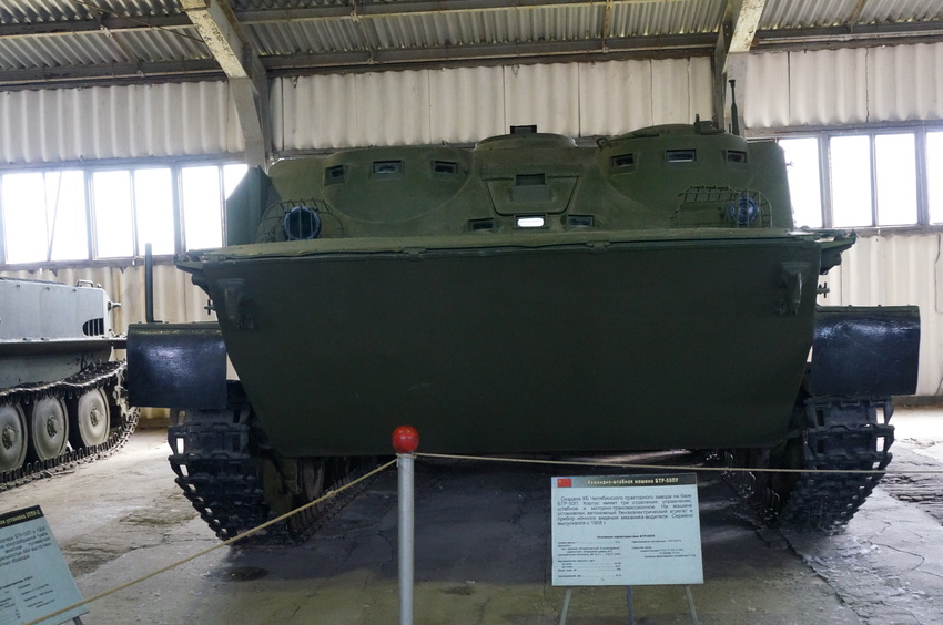 Павильон: Советские лёгкие танки и БМД, техника ВДВ