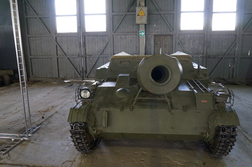 Павильон: Советские лёгкие танки и БМД, техника ВДВ