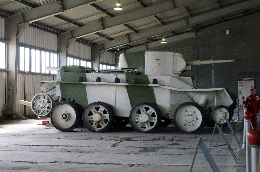 Павильон: Советские лёгкие танки и БМД, техника ВДВ